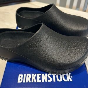 New in box Birkenstock black Super-Burke. Size 41. US L 10 M 8 Regular fit